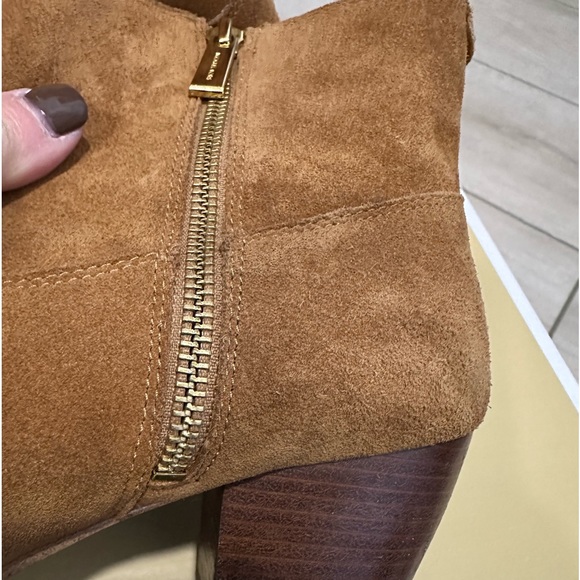 Brand new Micheal Kors booties in a gorgeous chestnut color . - Picture 4 of 5